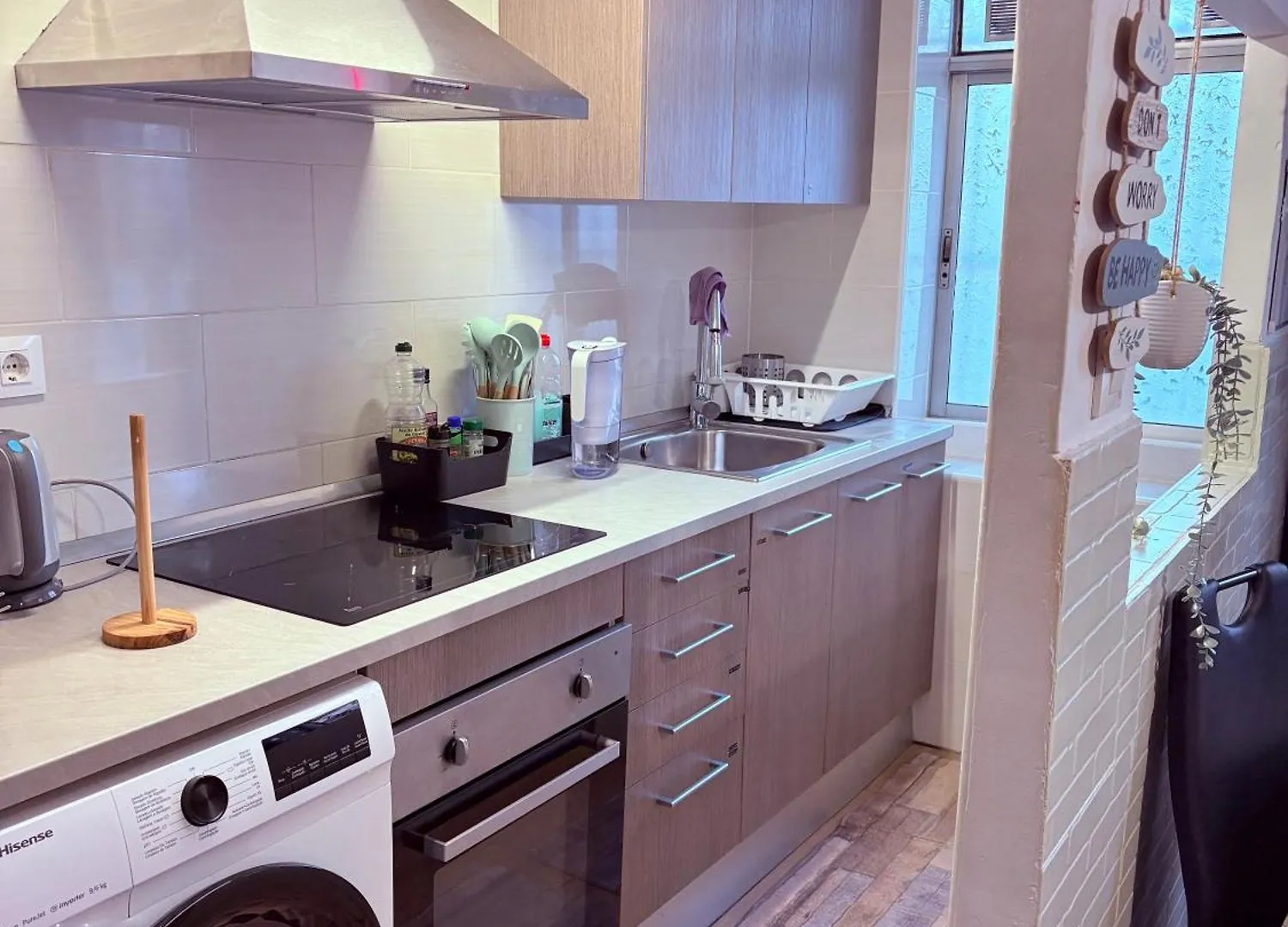 Stunning Flat For 6 People 3 Blocks From The Beach Plus Welcome Breakfast Barcelona 0*,  Španělsko