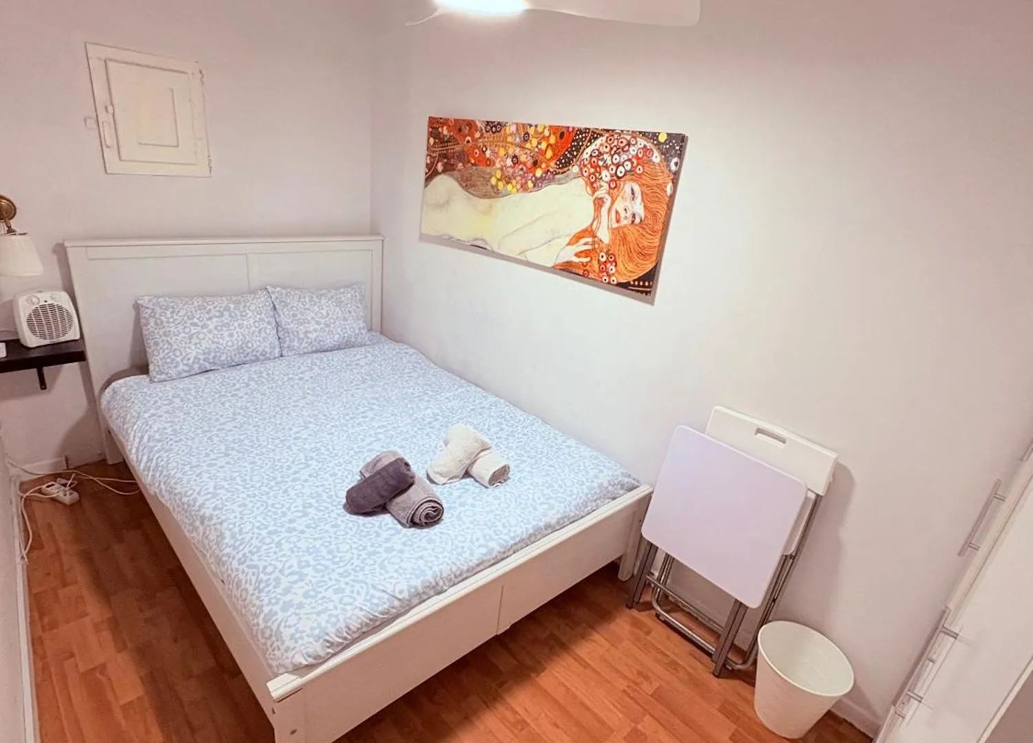 Stunning Flat For 6 People 3 Blocks From The Beach Plus Welcome Breakfast Barcelona