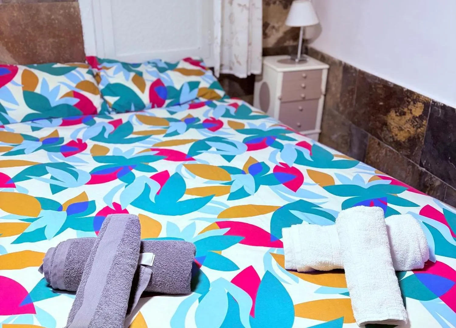 Stunning Flat For 6 People 3 Blocks From The Beach Plus Welcome Breakfast Barcelona