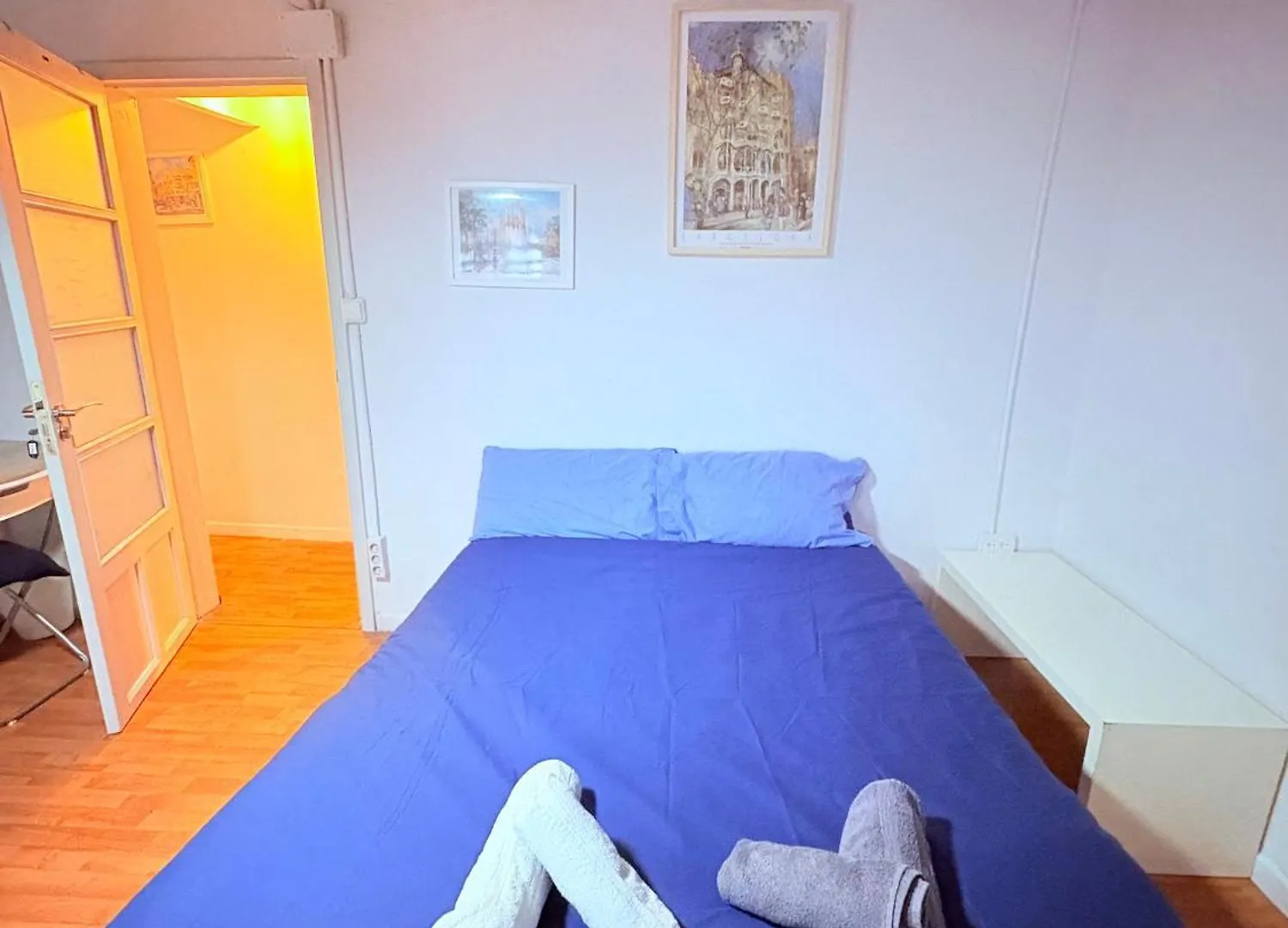 Stunning Flat For 6 People 3 Blocks From The Beach Plus Welcome Breakfast Barcelona 0*,  Španělsko