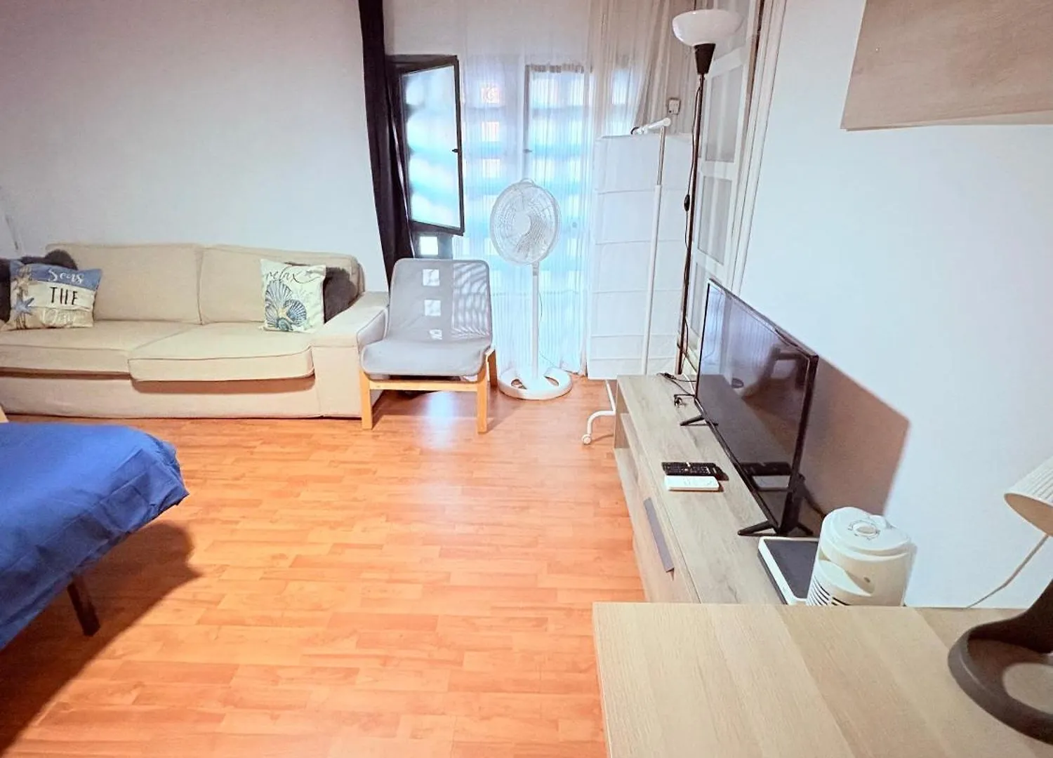 Stunning Flat For 6 People 3 Blocks From The Beach Plus Welcome Breakfast Barcelona