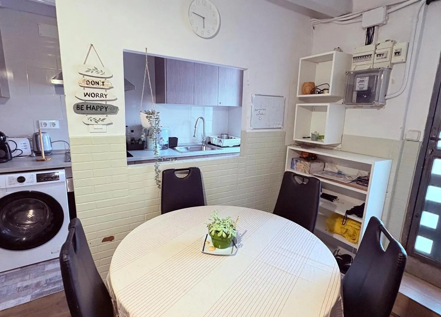 Stunning Flat For 6 People 3 Blocks From The Beach Plus Welcome Breakfast Barcelona Apartmán