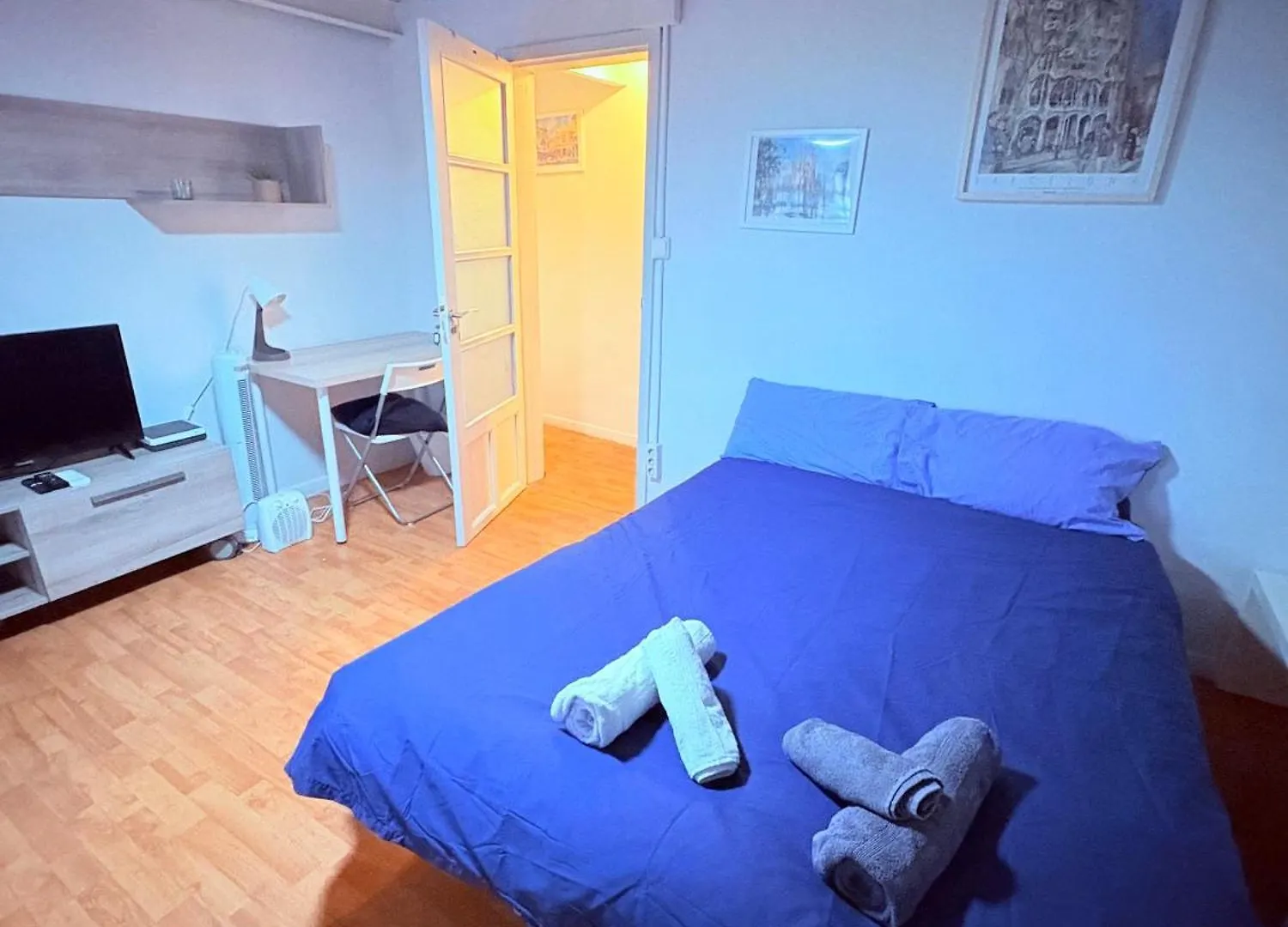 Stunning Flat For 6 People 3 Blocks From The Beach Plus Welcome Breakfast Barcelona 0*,